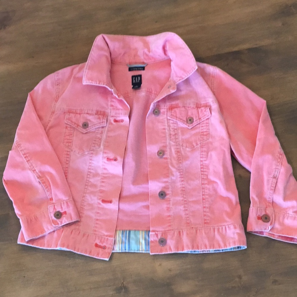 Crop stretch Gap jacket.